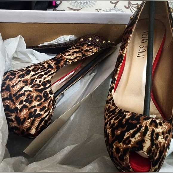 Veda Soul Animal Print 5in Heel Size 7 - Picture 3 of 4